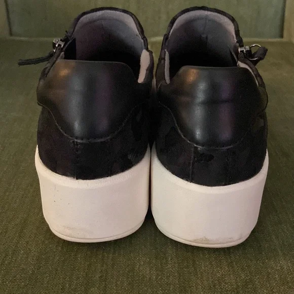 Clarks Layton Step slip-on shoes - Picture 6 of 9